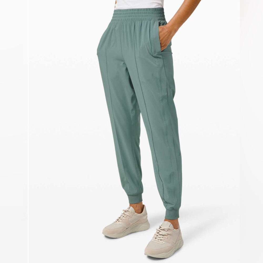 Lululemon Wanderer Jogger 28"
Tidewater Teal
Size 2
122
